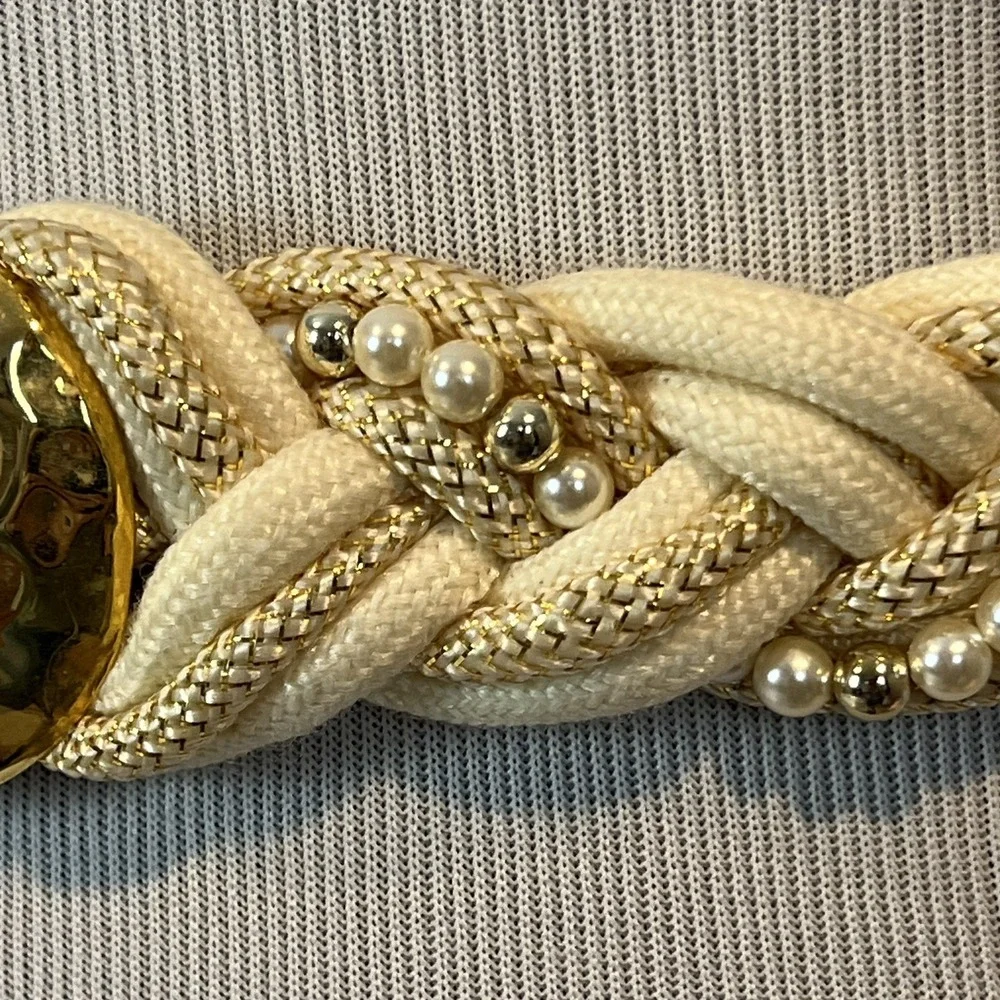 Vintage Women's Braided Woven Belt Macrame Size S/M Ivory Tan Gold Tone